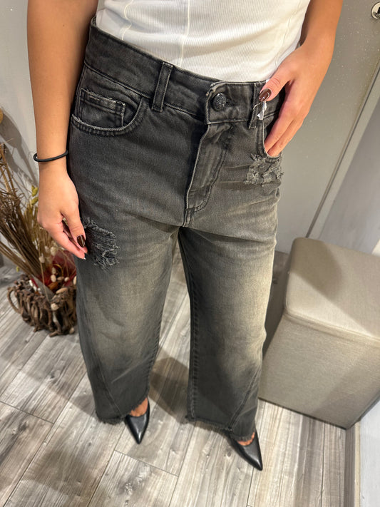 JEANS SFRANGIATO CON ROTTURE