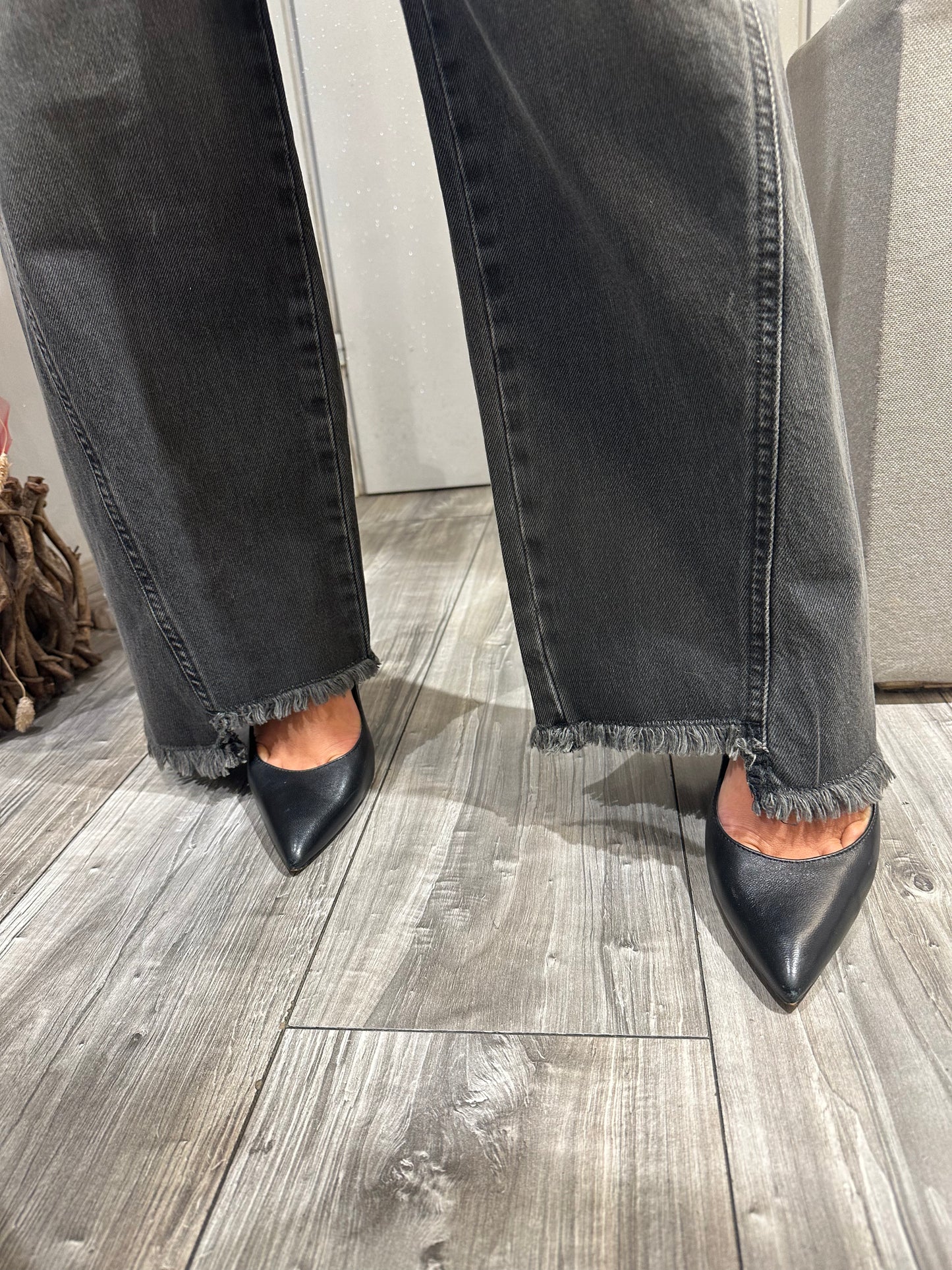 JEANS SFRANGIATO CON ROTTURE