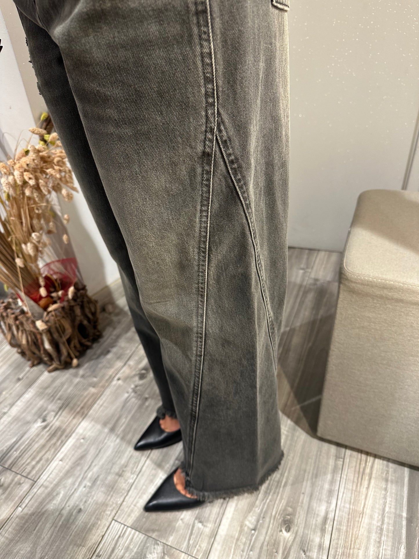 JEANS SFRANGIATO CON ROTTURE