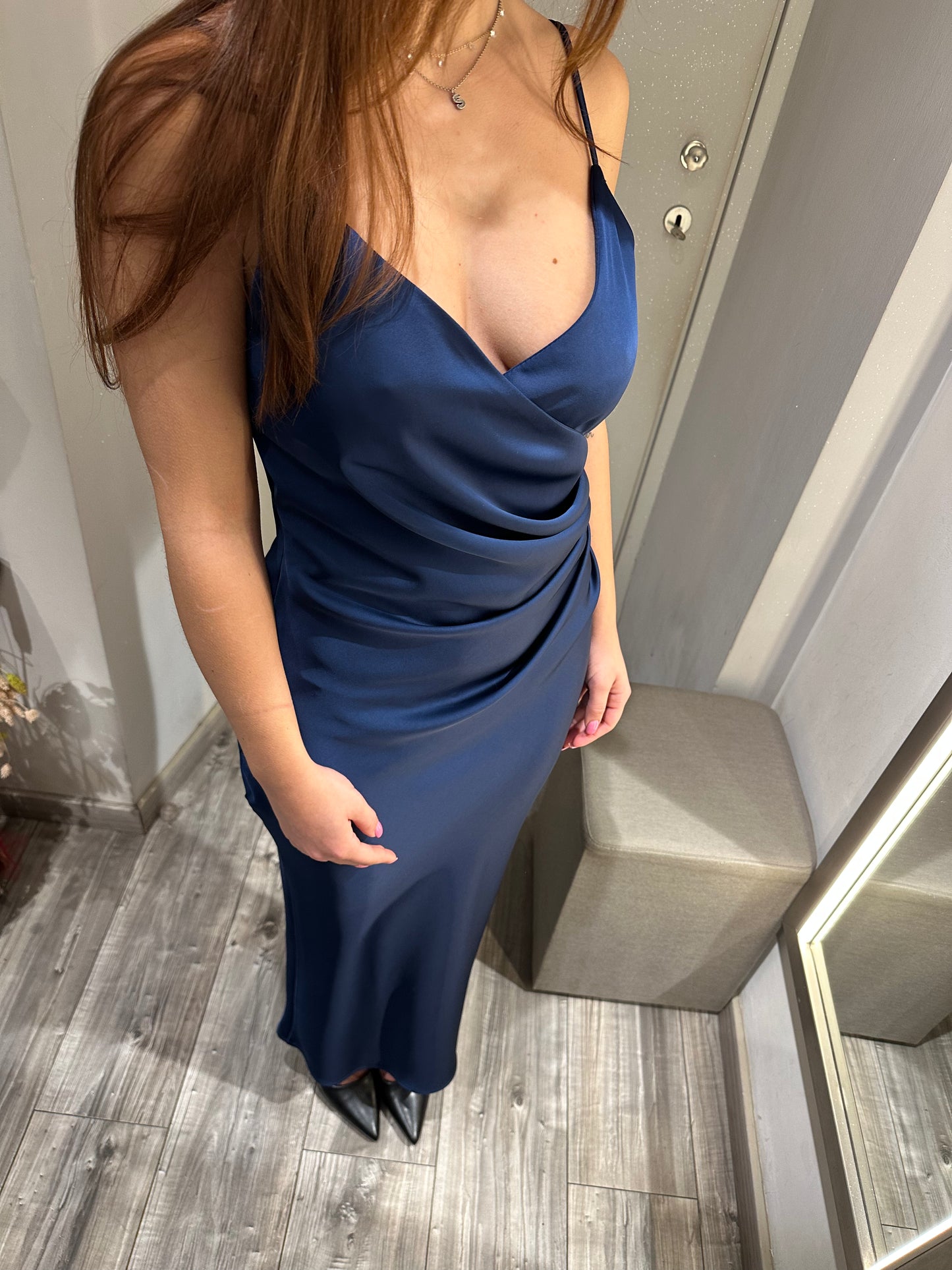 ABITO MIDI DRAPPEGGIATO EFFETTO SATIN