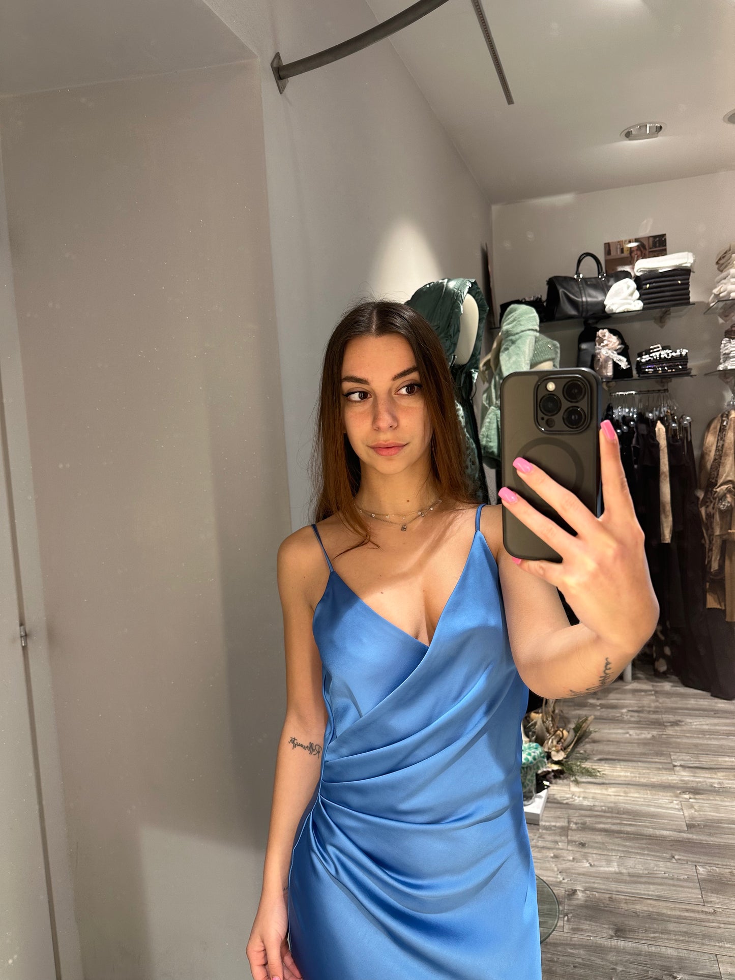 ABITO MIDI DRAPPEGGIATO EFFETTO SATIN BLU ROYALE