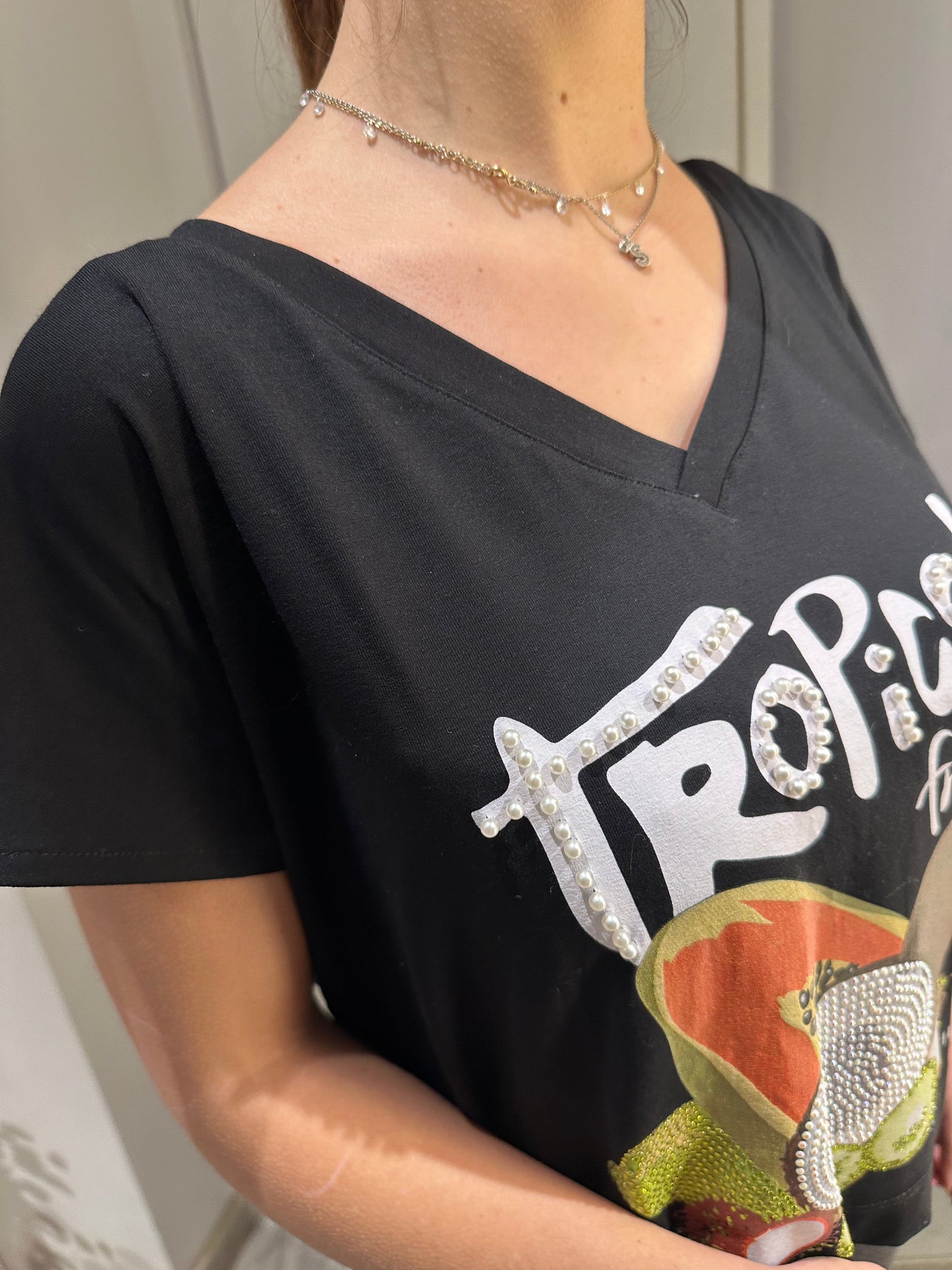 T-SHIRT NERA STAMPA TROPICAL FRUIT