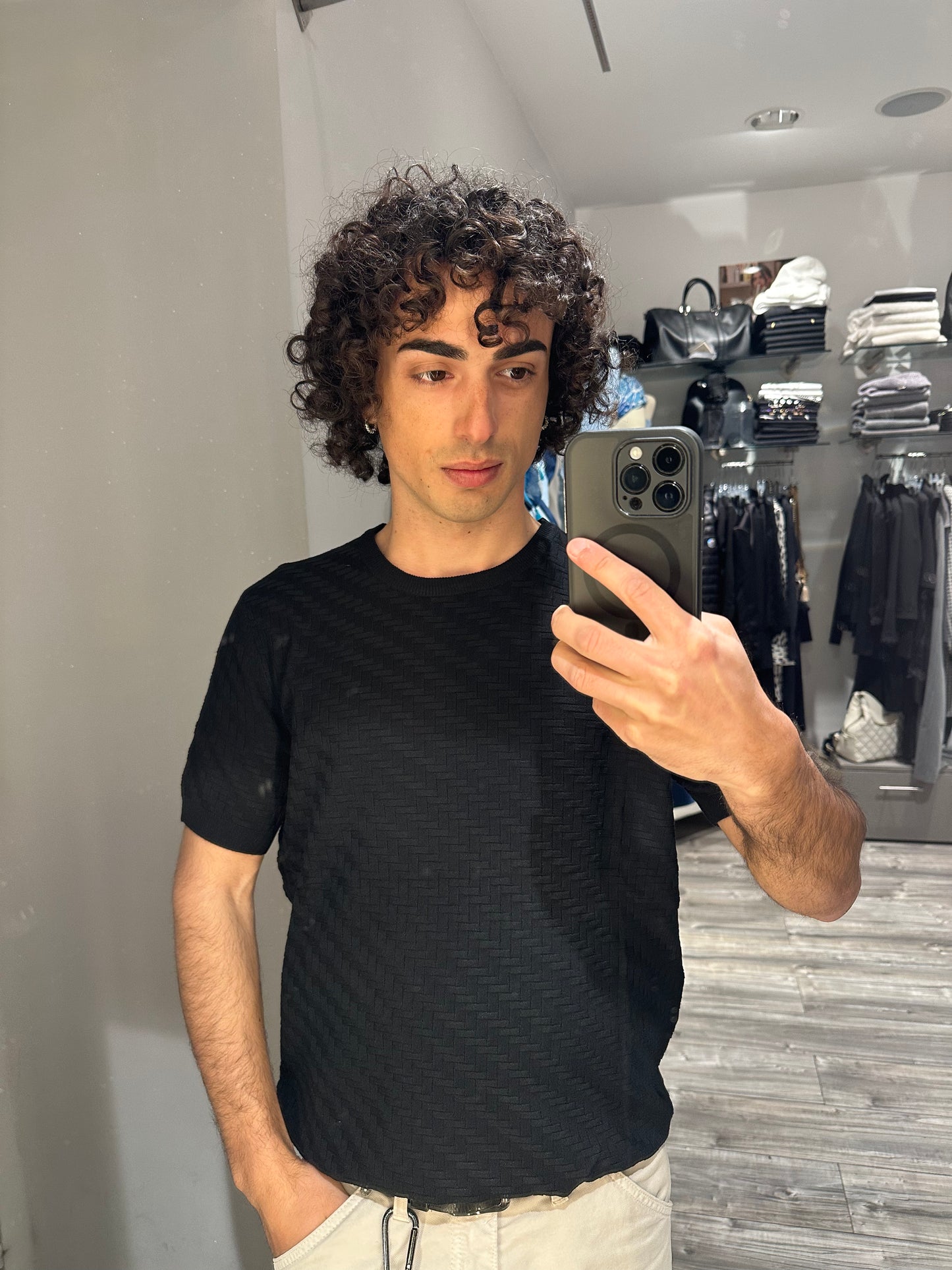 MAGLIA OPERATA IN MISTO VISCOSA NERA