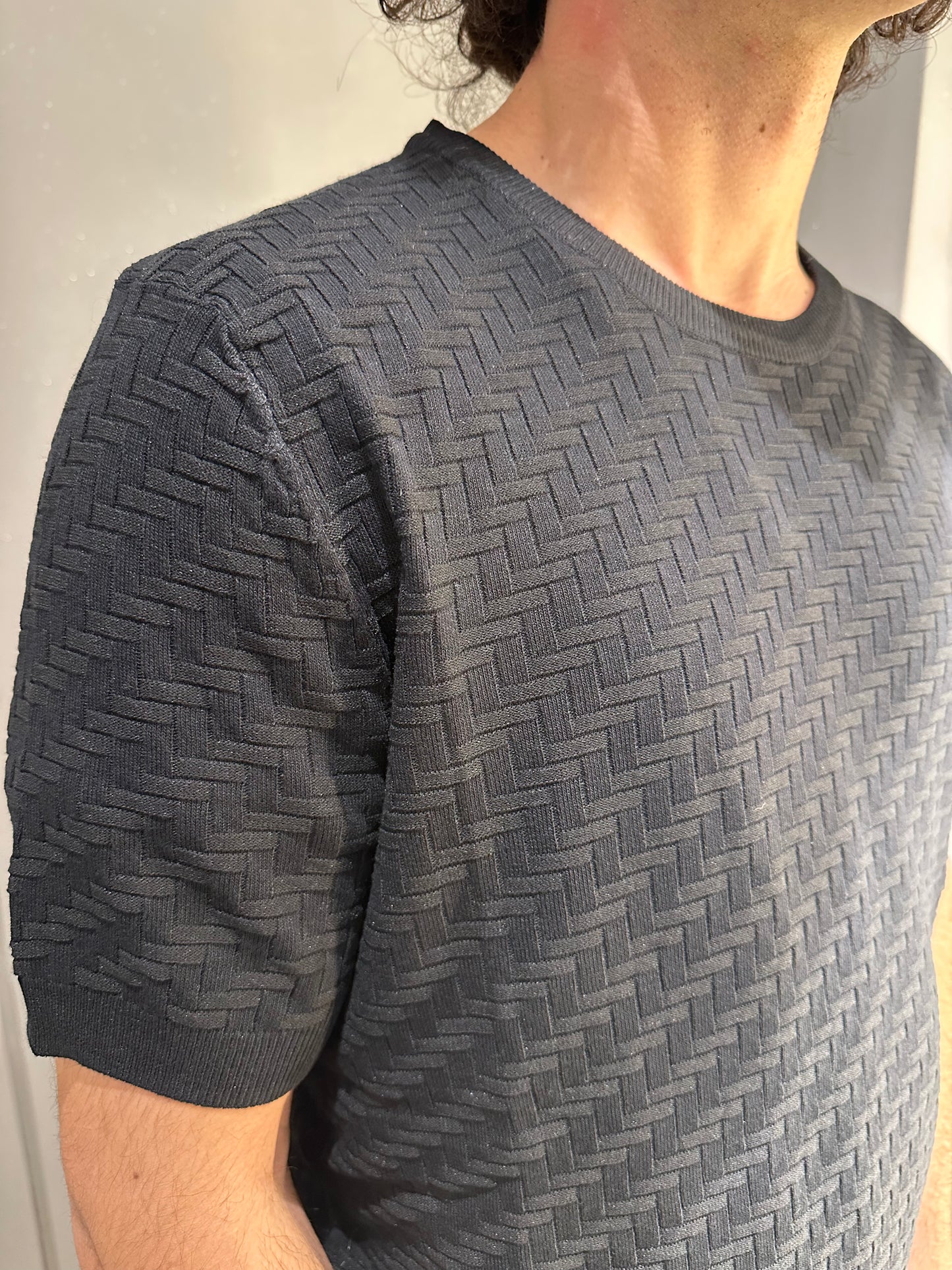 MAGLIA OPERATA IN MISTO VISCOSA NERA