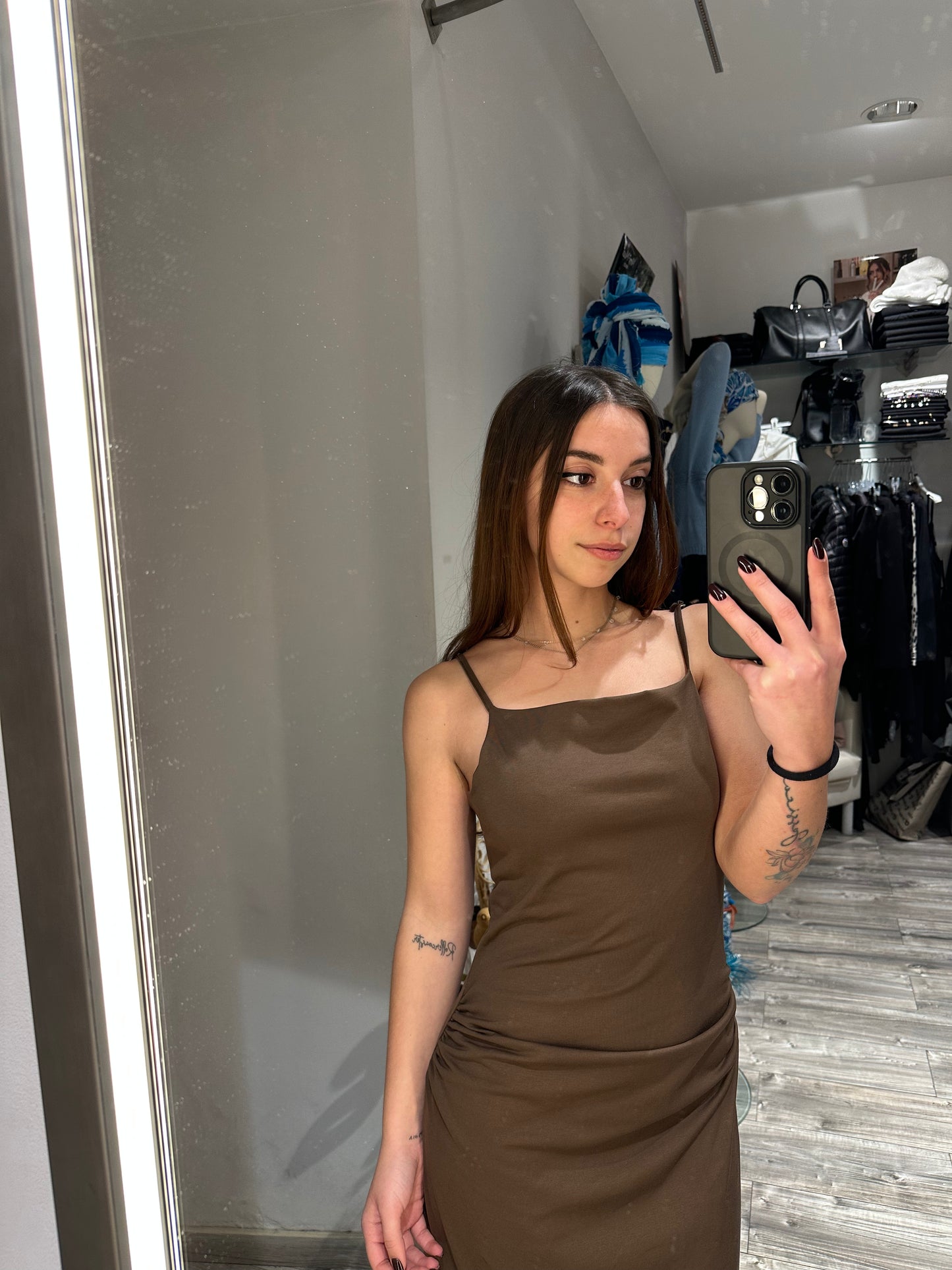 ABITO SOTTOVESTE SCOLLO QUADRATO