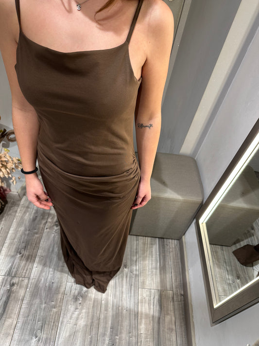 ABITO SOTTOVESTE SCOLLO QUADRATO