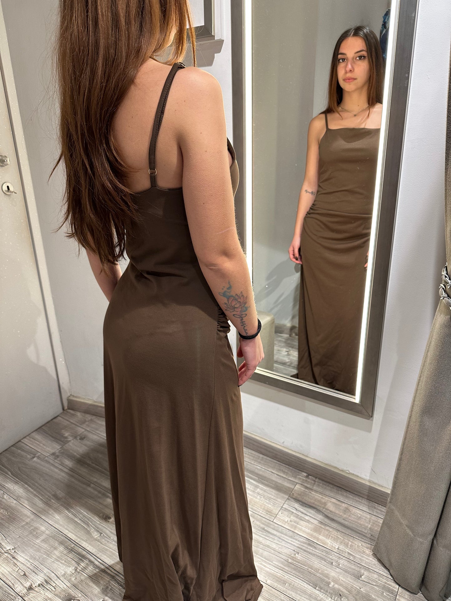 ABITO SOTTOVESTE SCOLLO QUADRATO