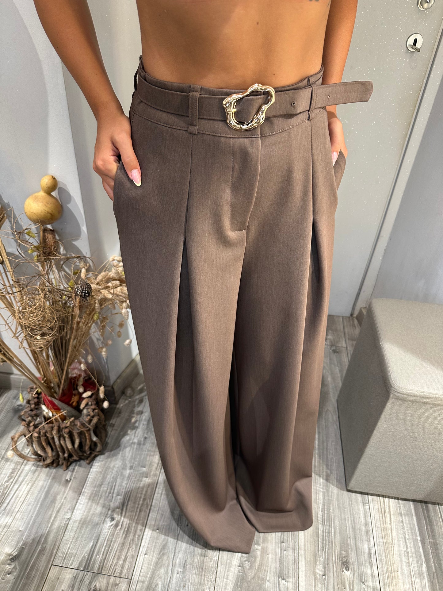 TAILLEUR MONOPETTO PANTALONE AMPIO FANGO