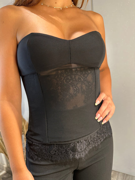 TOP CON SCOLLATURA A CUORE E PIZZO