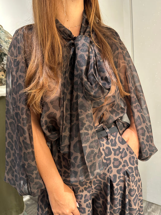 CAMICIA AMPIA CON FIOCCO FRONTALE E STAMPA ANIMALIER