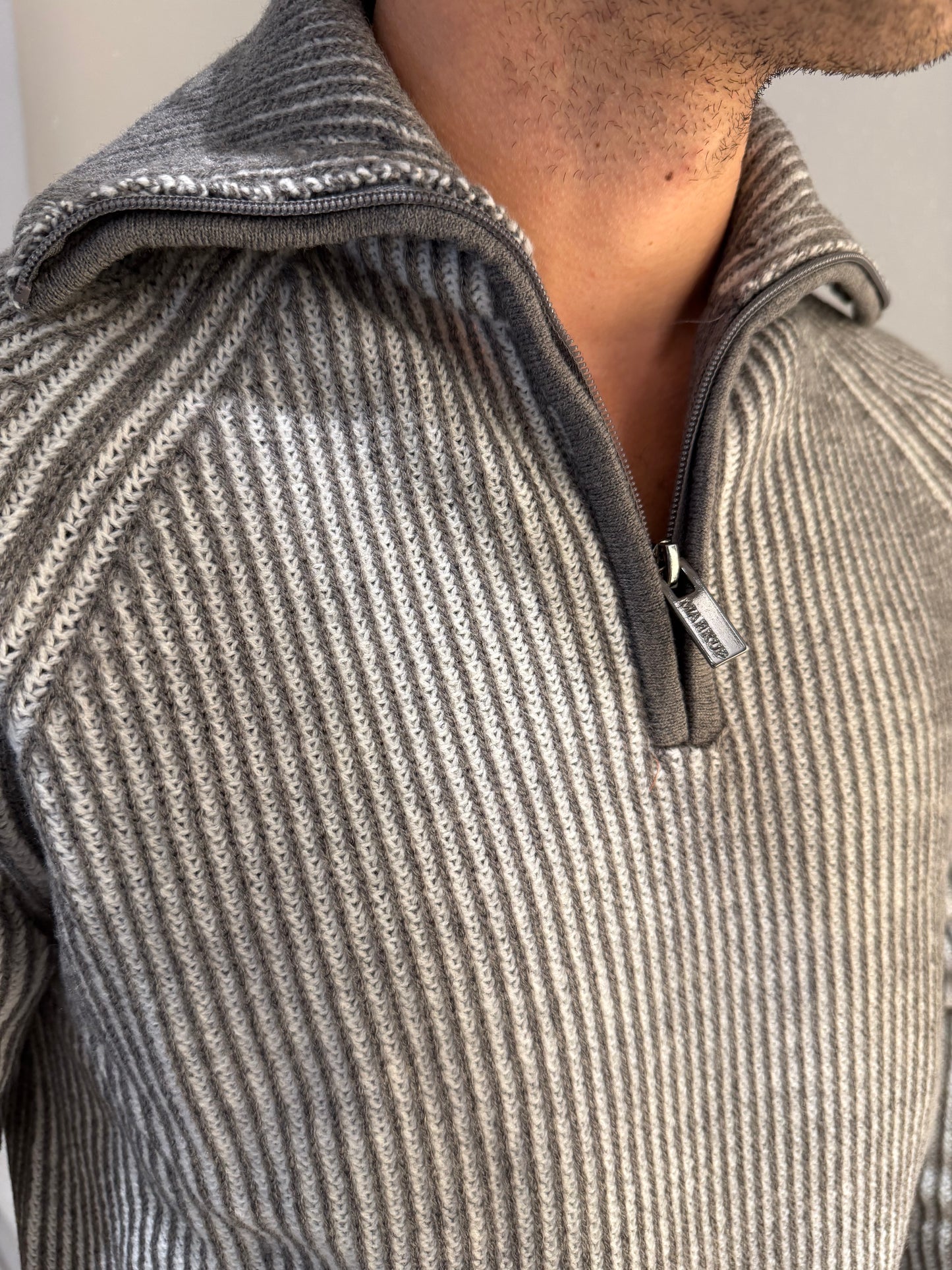 MAGLIA COSTINE CON COLLETTO E ZIP