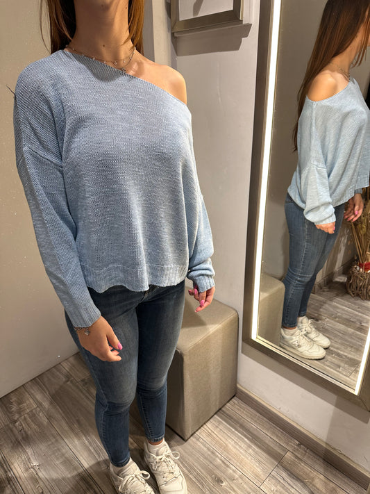 MAGLIA SCOLLO A BARCA CON SPALLA SCESA