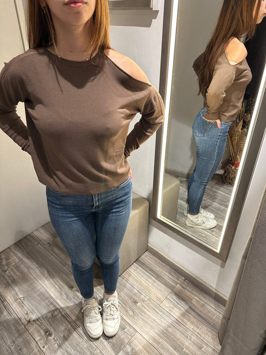 MAGLIA GIROCOLLO CON SPACCO SPALLA