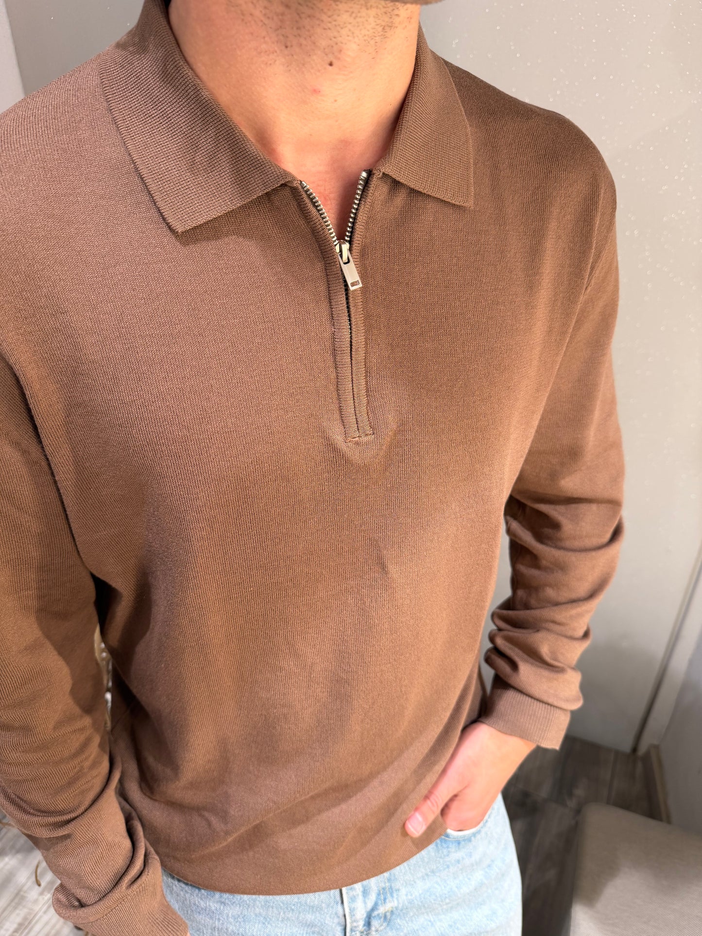 POLO IN MAGLIA COLLO ZIP TABACCO