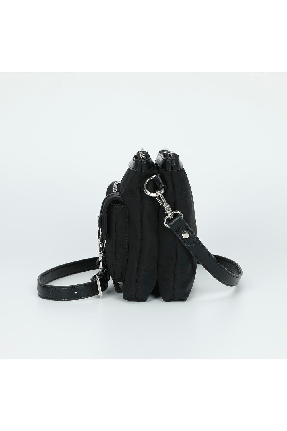 BUSTA IN NYLON CON TASCHE NERO