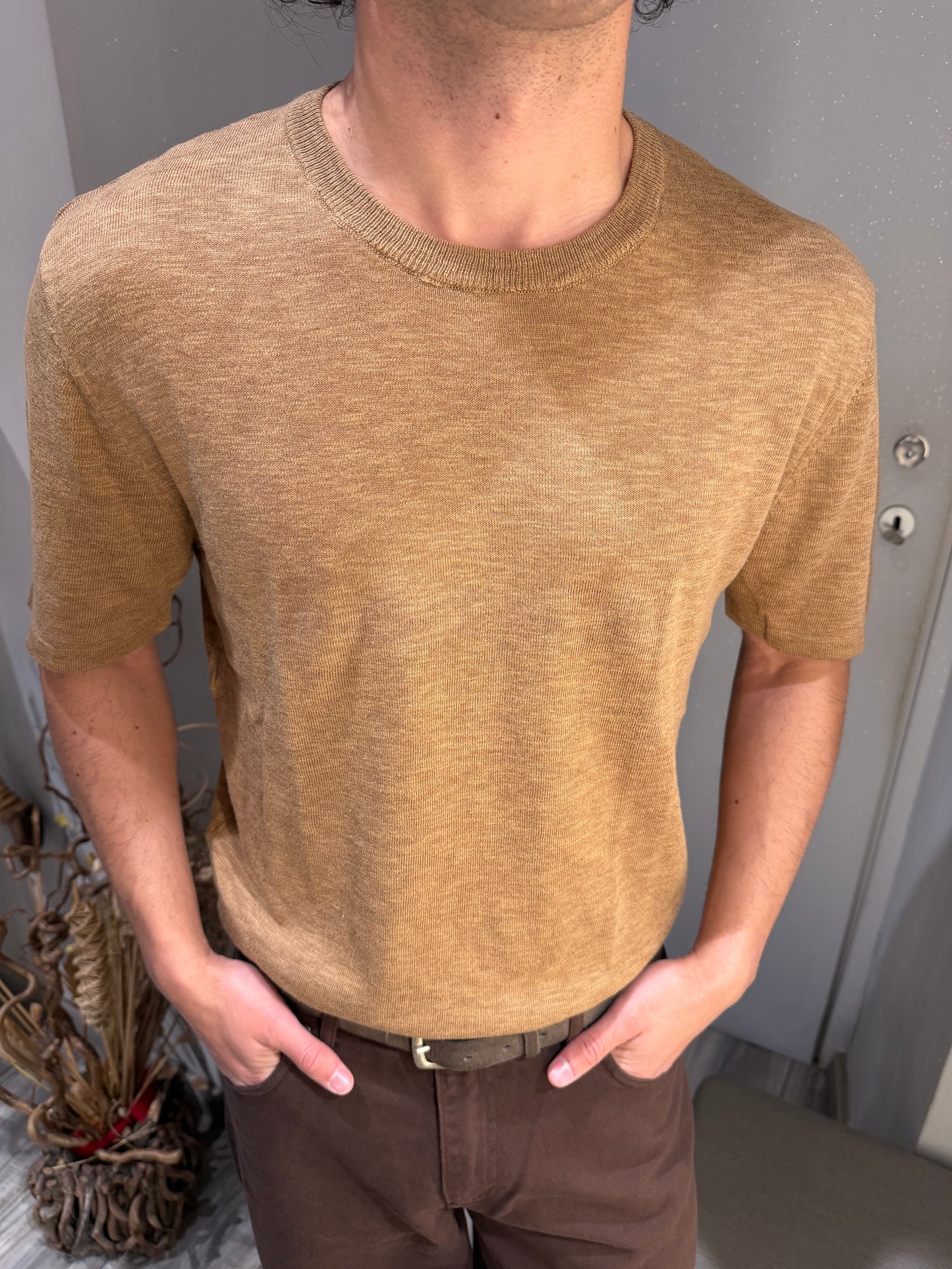 T-SHIRT IN MAGLIA MANICA CORTA CAMMELLO