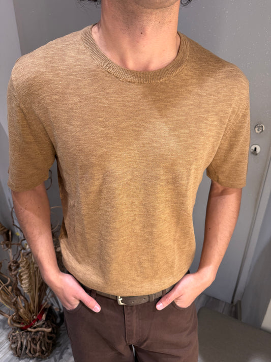 T-SHIRT IN MAGLIA MANICA CORTA CAMMELLO