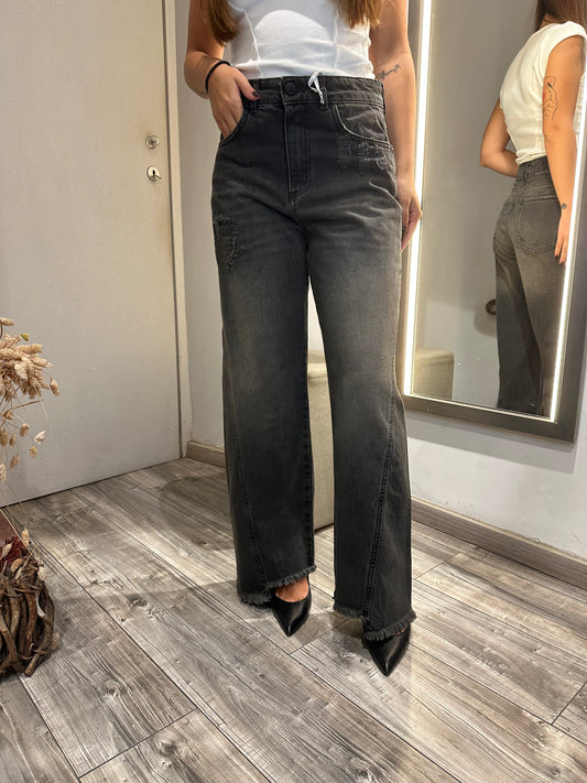 JEANS SFRANGIATO CON ROTTURE