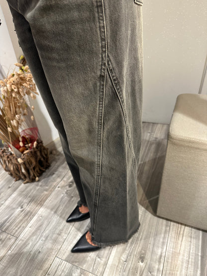 JEANS SFRANGIATO CON ROTTURE