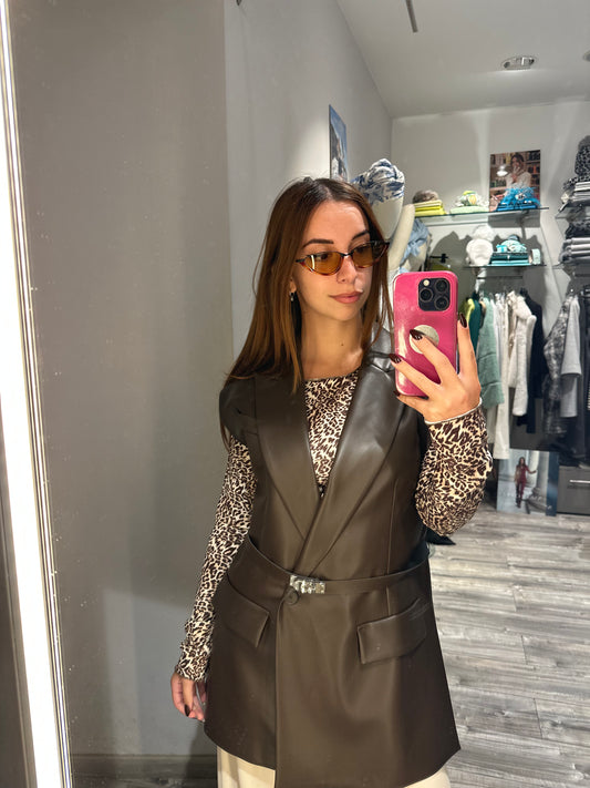 GILET IN SIMILPELLE CON CINTURA