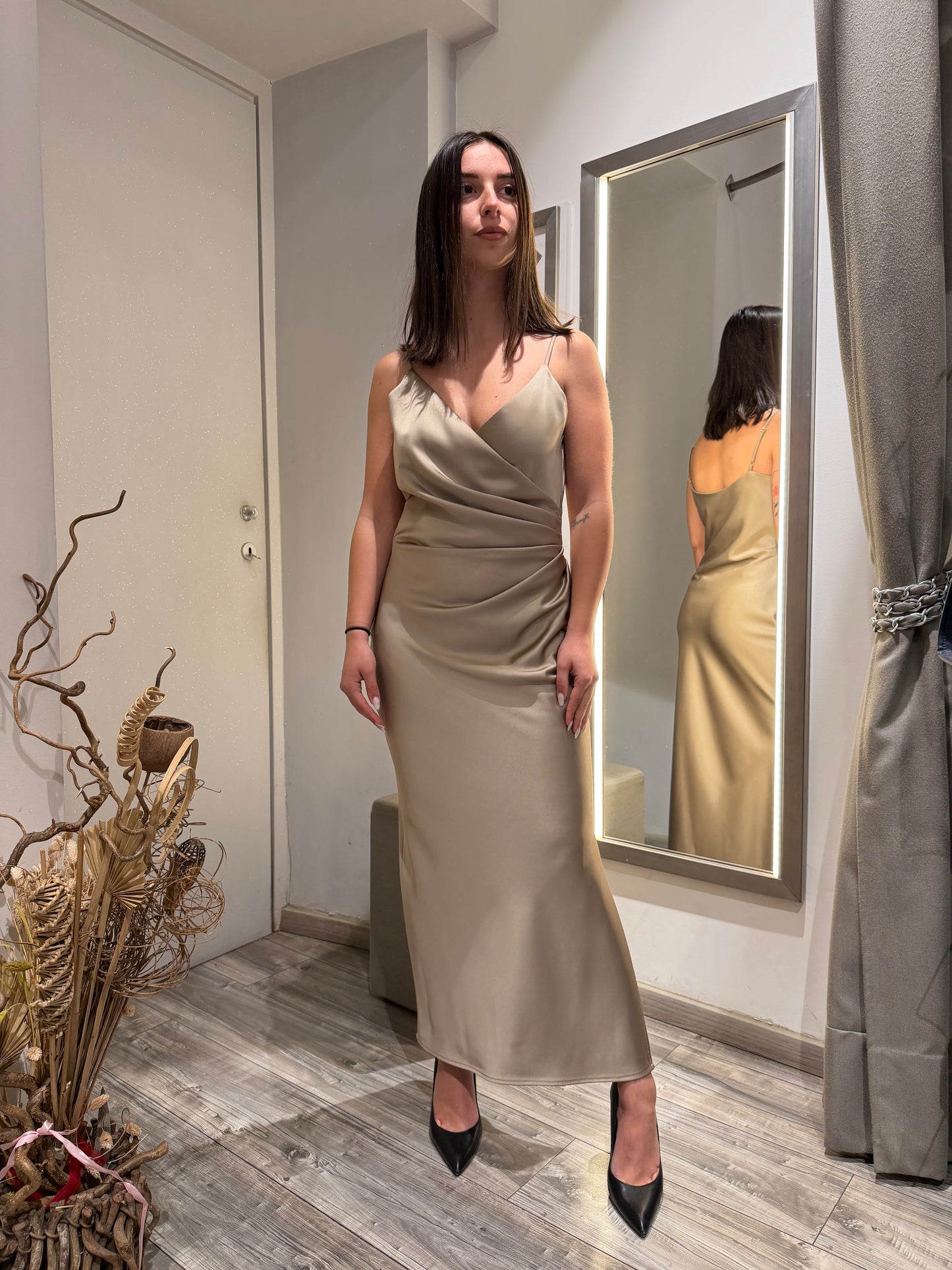 ABITO MIDI DRAPPEGGIATO EFFETTO SATIN PLATINO