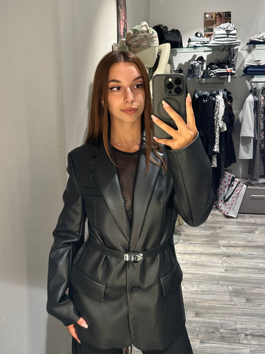 BLAZER IN SIMILPELLE CON BOTTONI E TASCHE