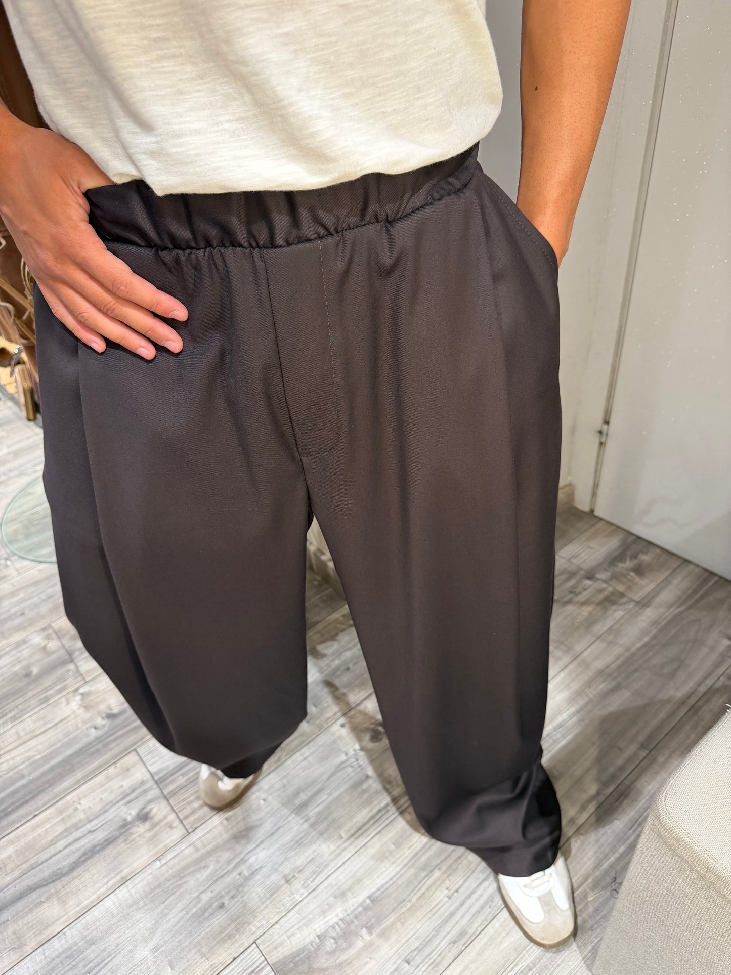 PANTALONE IMPERIAL BAGGY-FIT CON PINCES E VITA ELASTICIZZATA MORO PE6Y