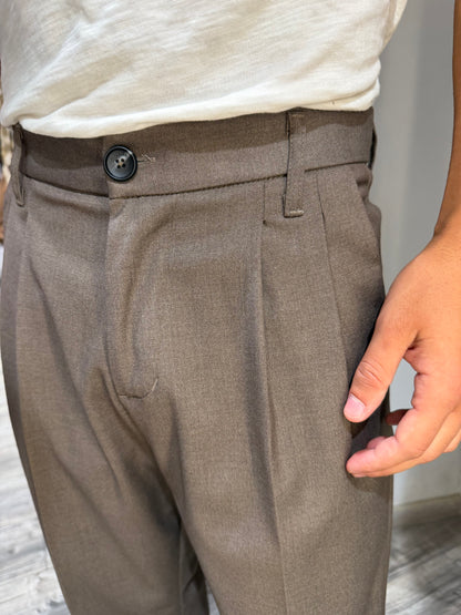 PANTALONE IMPERIAL REGULAR-FIT CON PINCES TAUPE PD3M