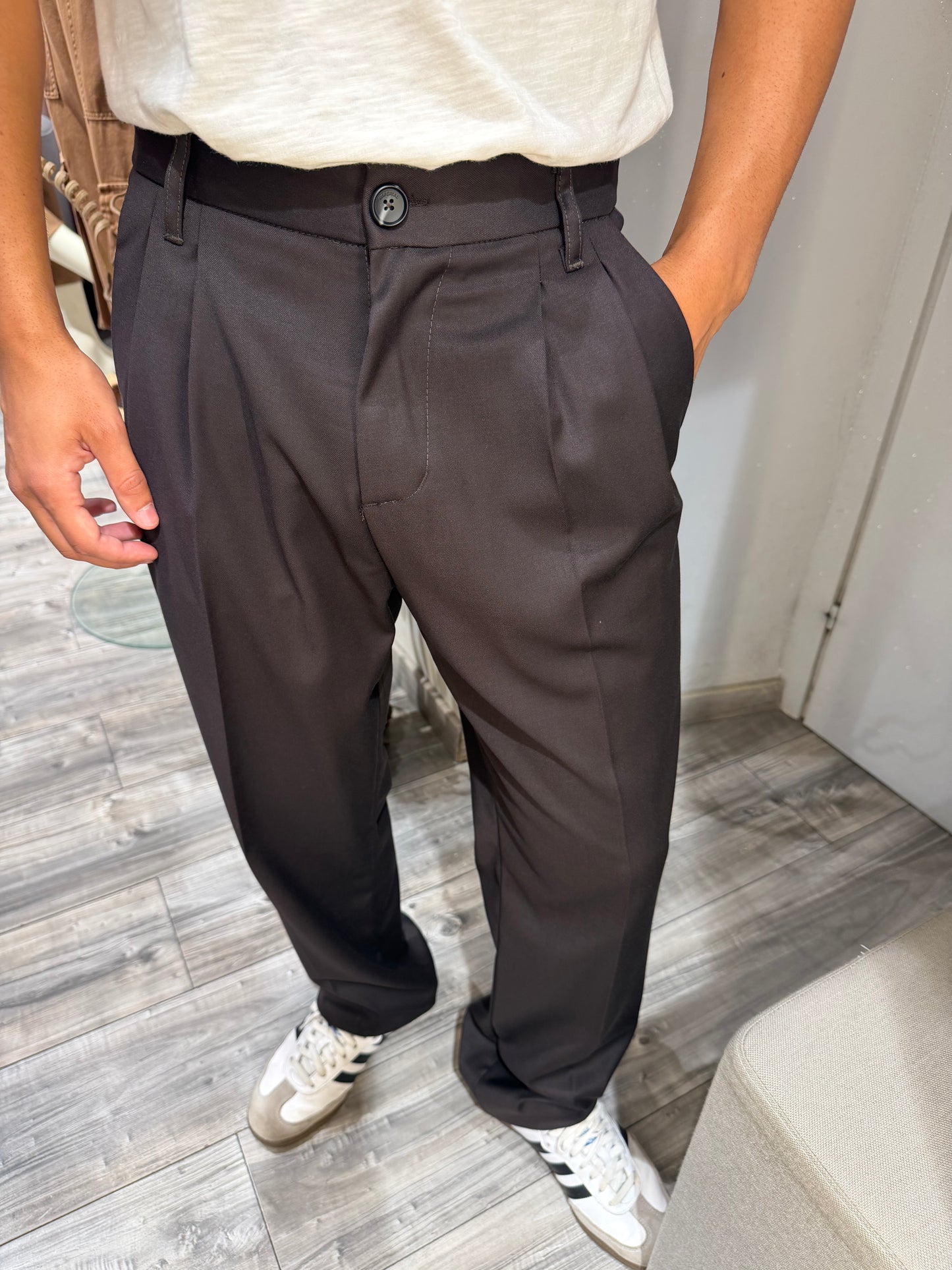 PANTALONE IMPERIAL REGULAR-FIT CON PINCES MORO PD3M