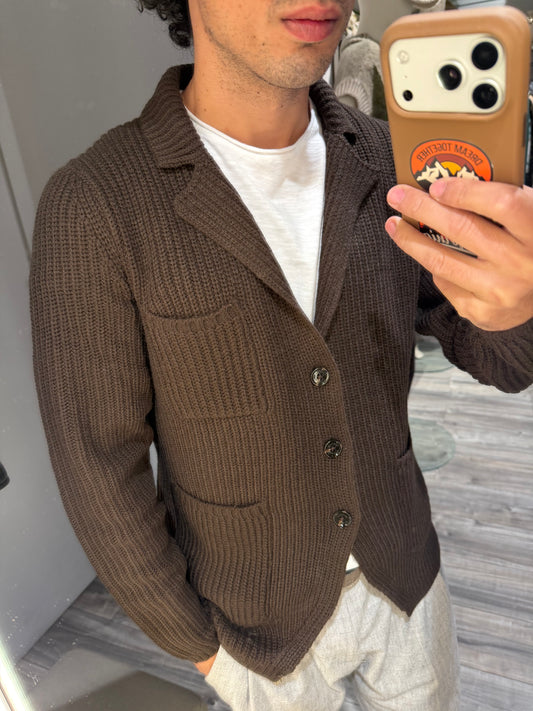 CARDIGAN MORO CON TASCHE APPLICATE