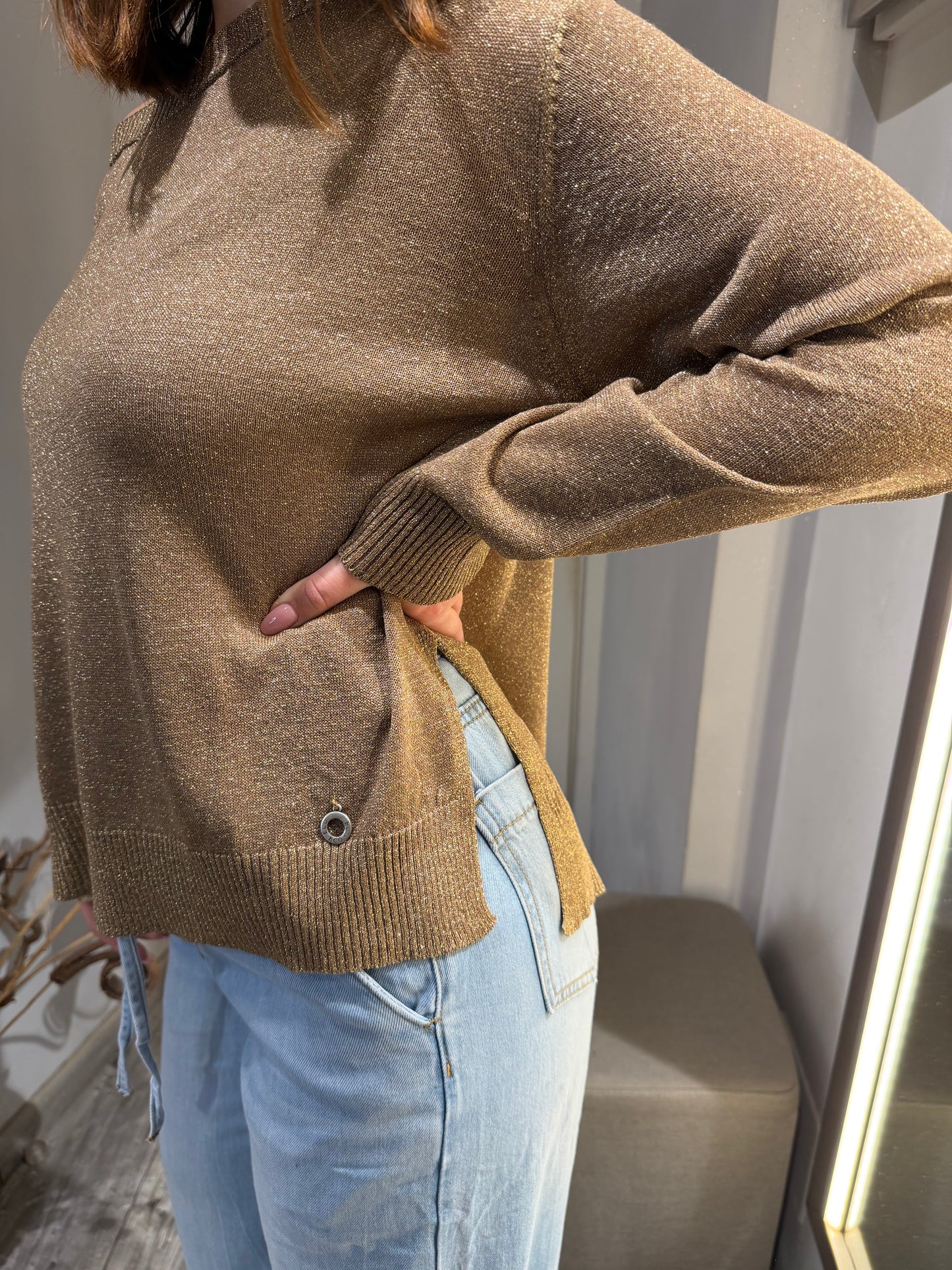 MAGLIA LUREX SCOLLO BARCHETTA FANGO