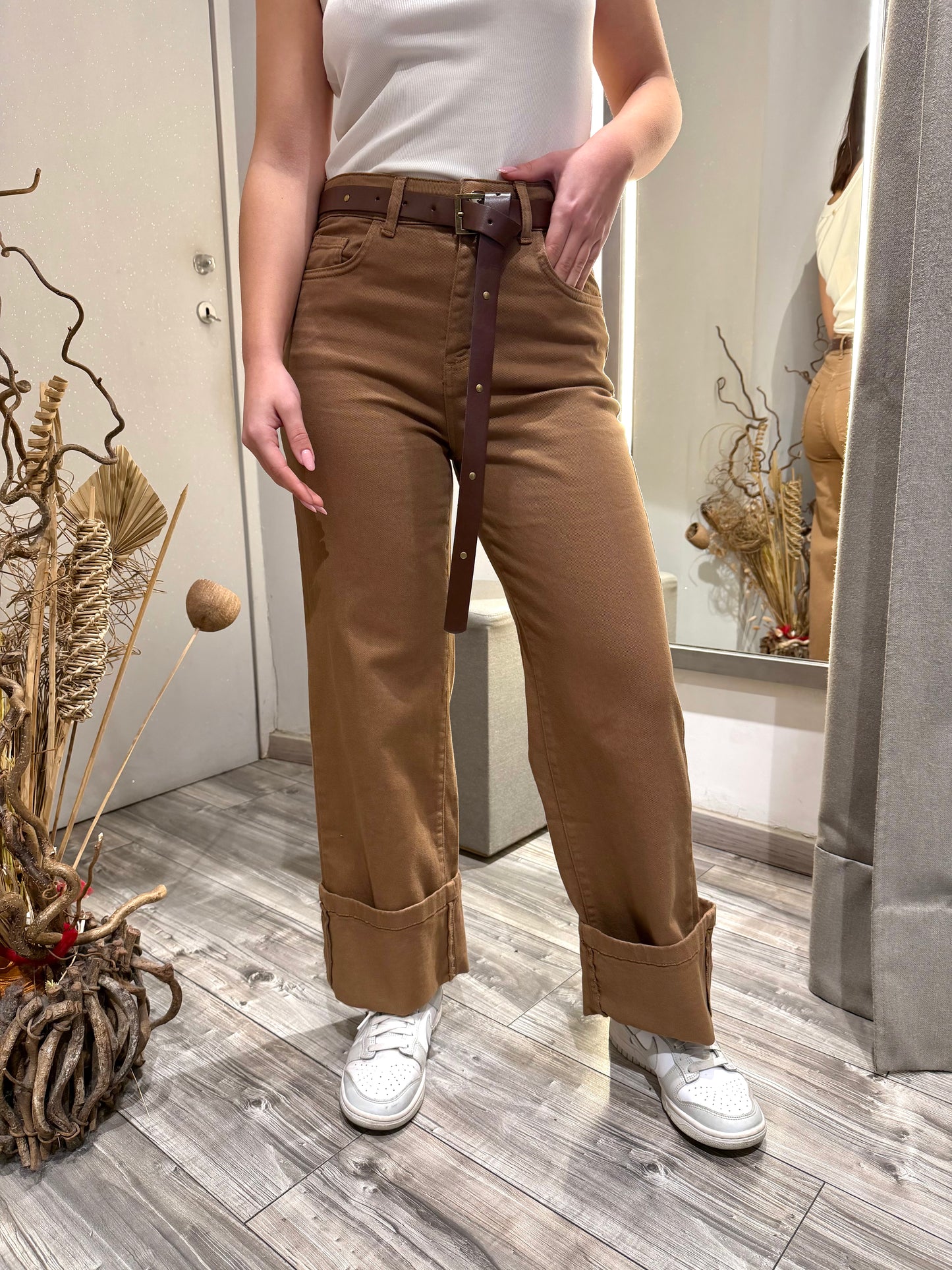 PANTARISVOLTO CON CINTURA TABACCO