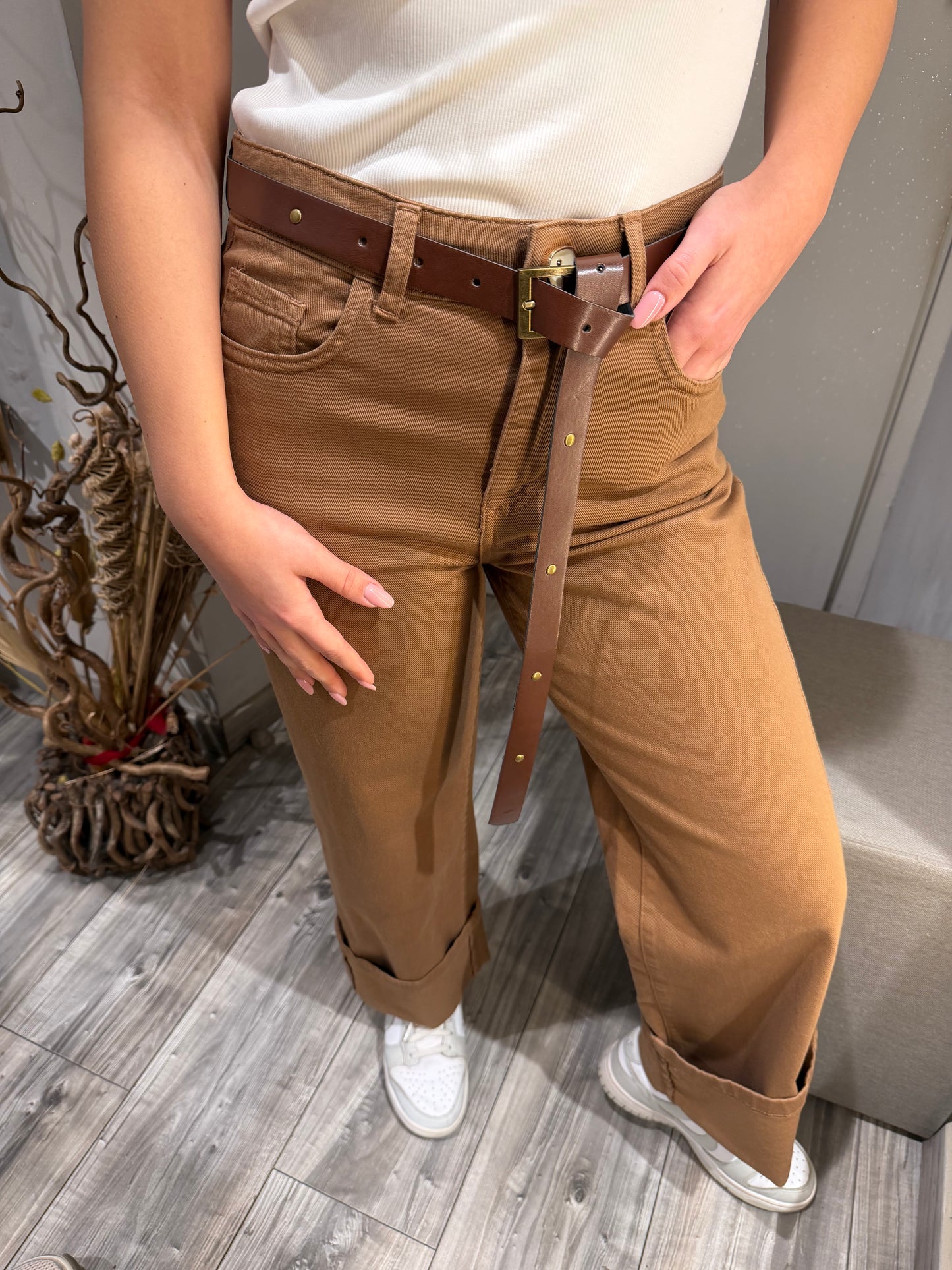 PANTARISVOLTO CON CINTURA TABACCO