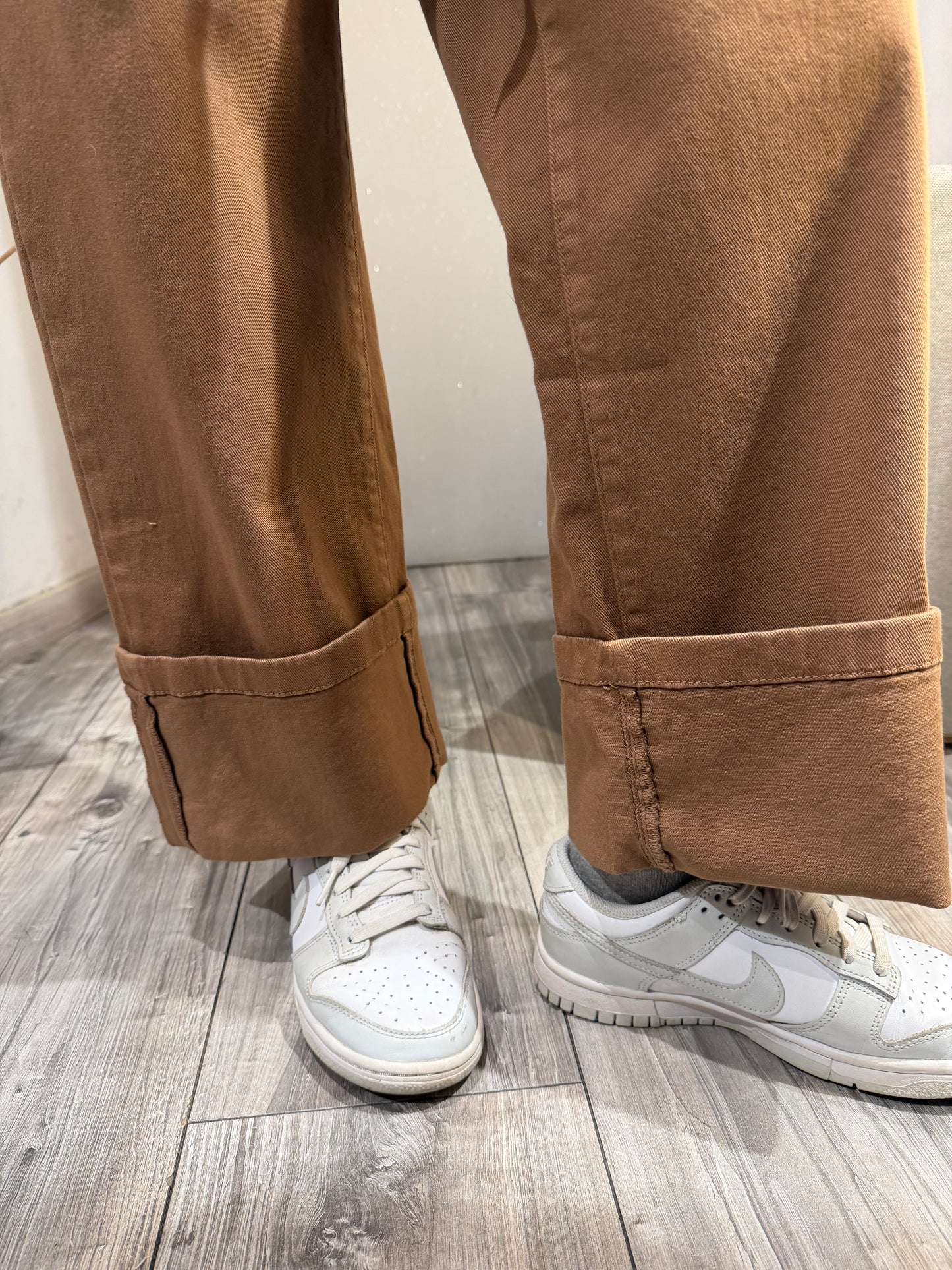 PANTARISVOLTO CON CINTURA TABACCO