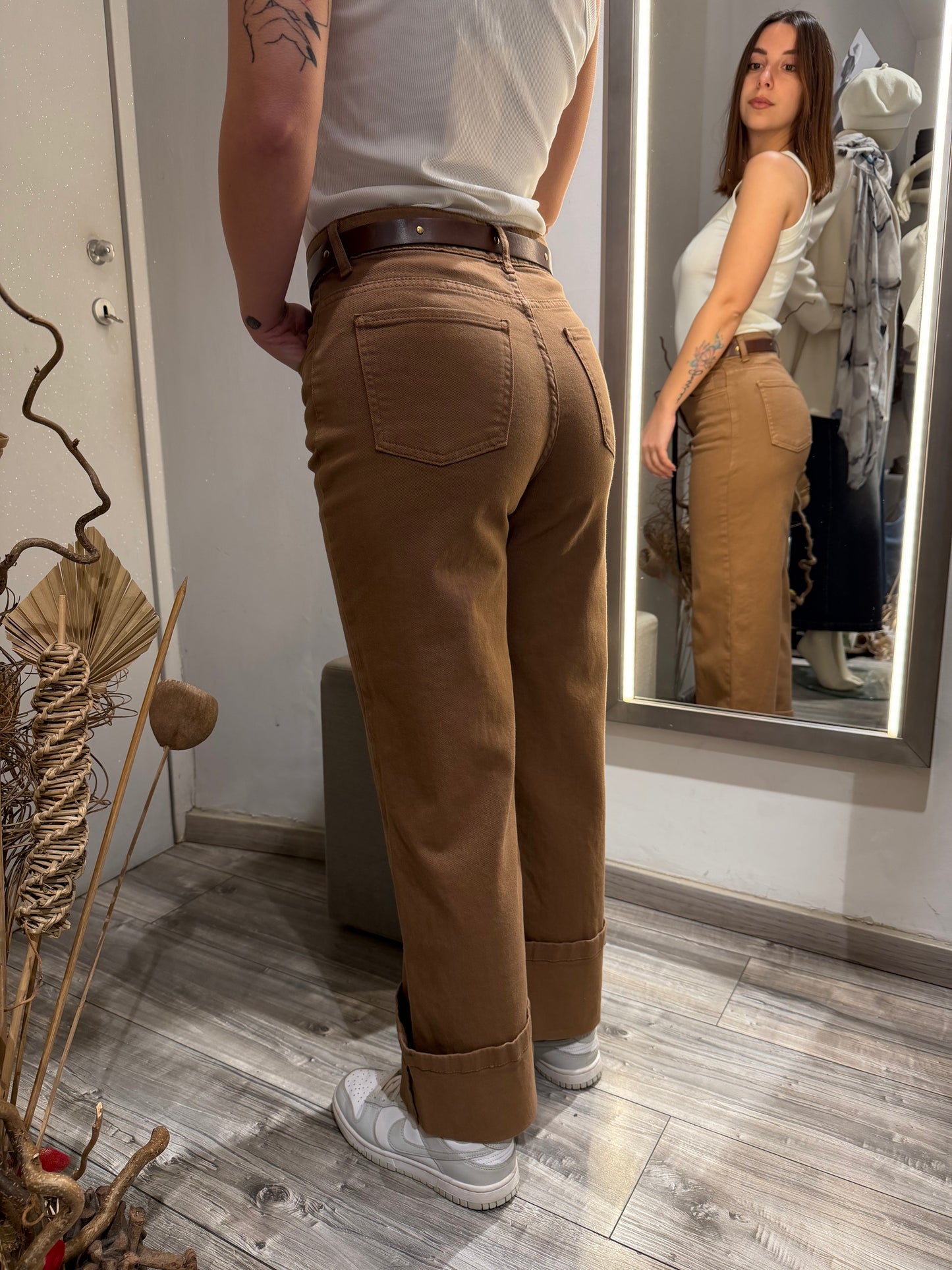 PANTARISVOLTO CON CINTURA TABACCO