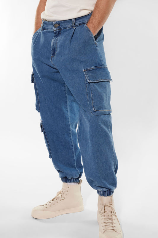 JEANS BAGGY CARGO CON ORLI ELASTICIZZATI E PINCES