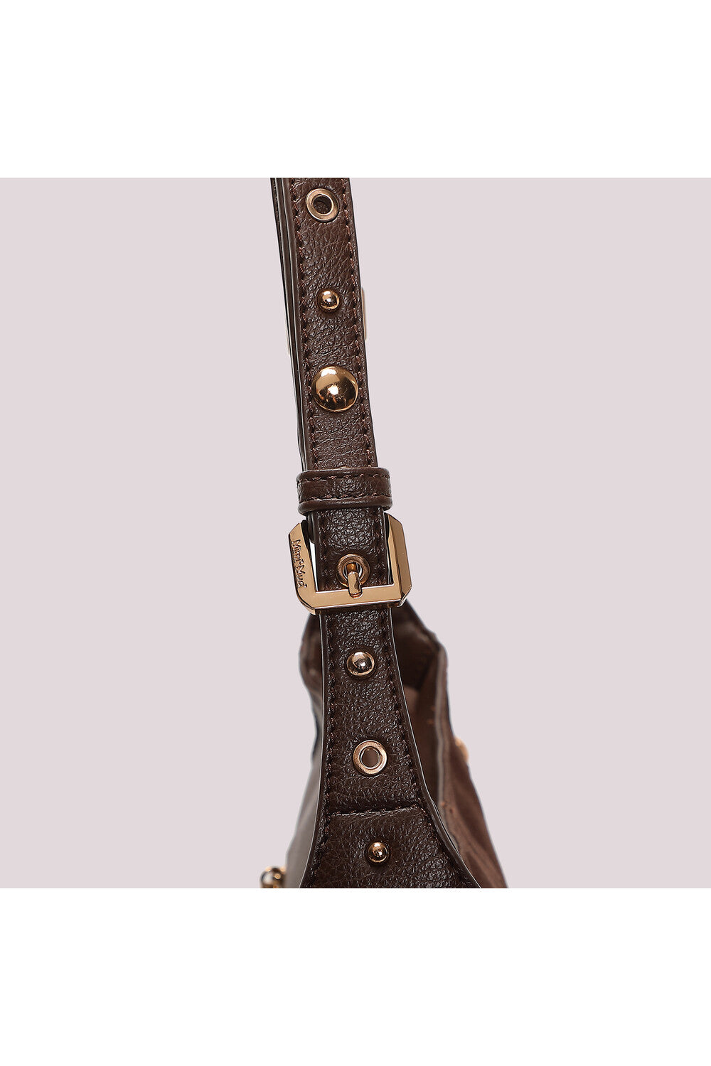 BORSA A TRACOLLA CON BORCHIE E FRANGE